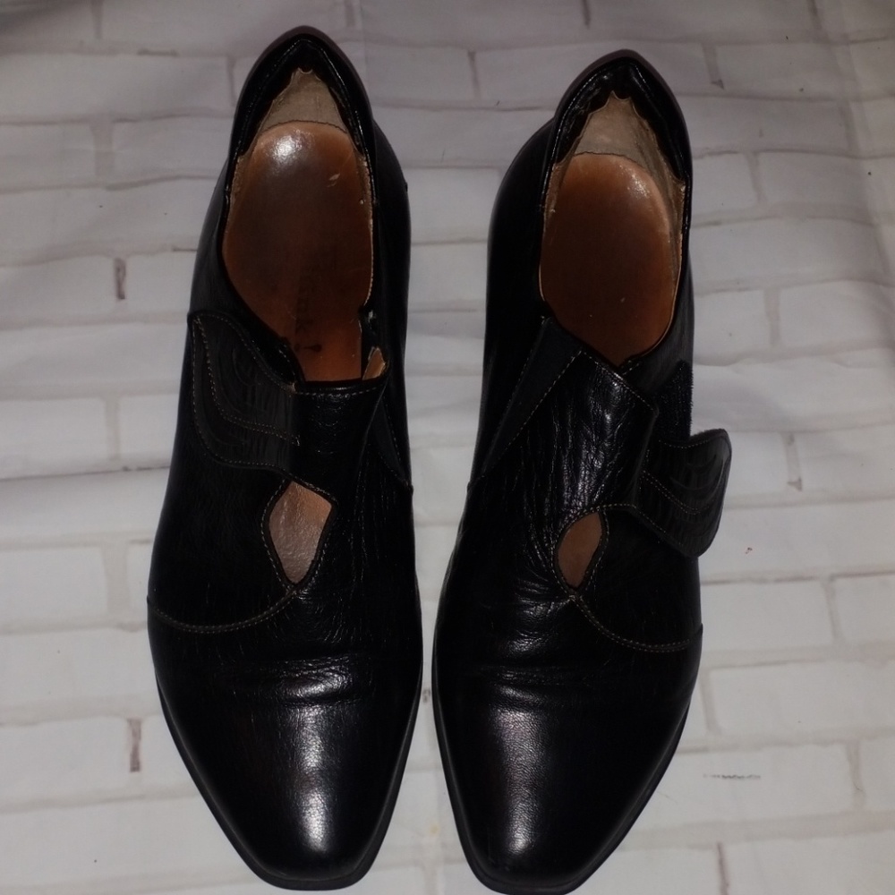 Think! Shoes for Women's  SIZE EUR 42 US SZ 9